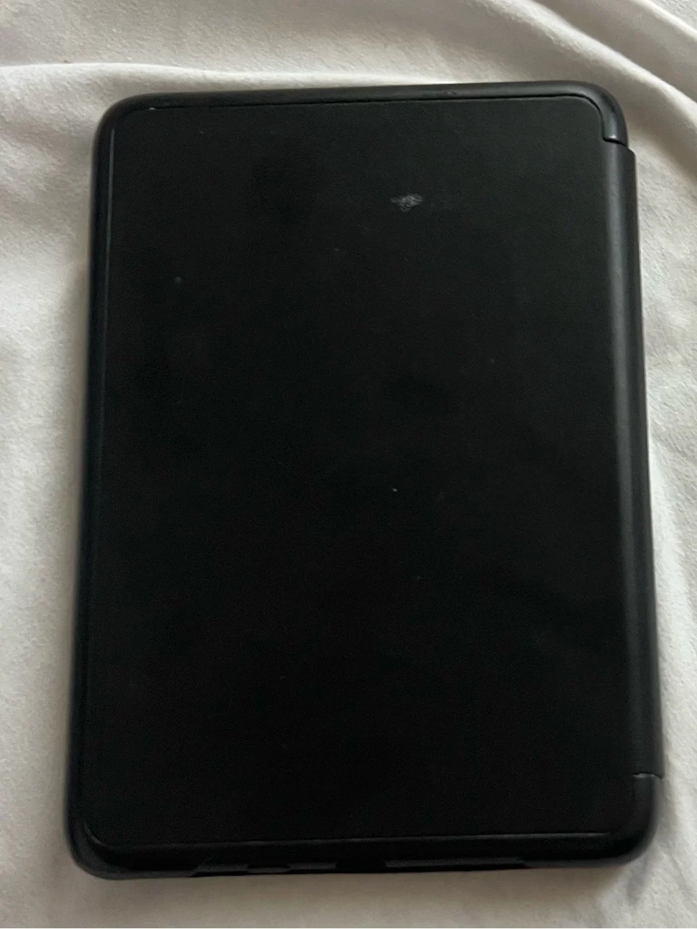 Amazon Kindle eReader in Black with Black Smart Cover